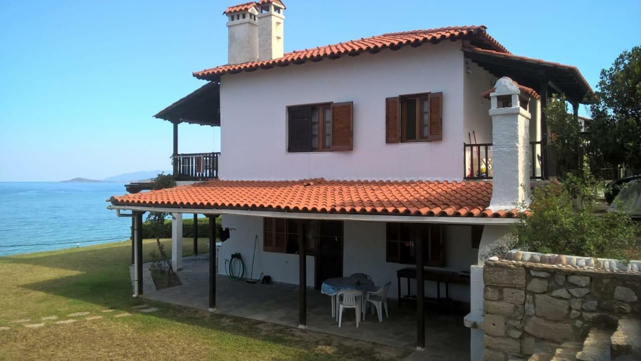 Sangue Blu Beachfront Villa Apartment Agios Nikolaos  Exteriör bild